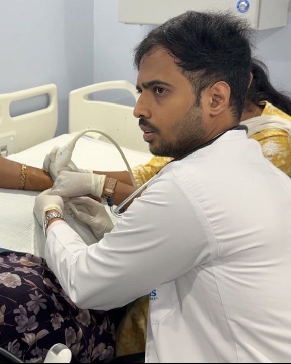 Dr Rahul Gunde performing an ultrasound-guided hydrodissection for carpal tunnel syndrome